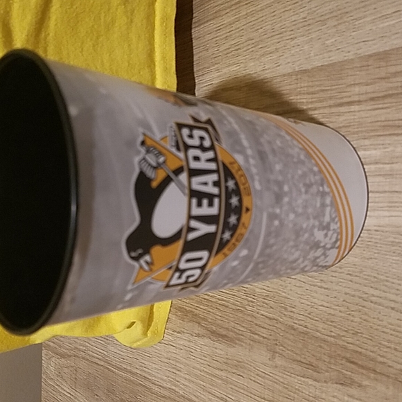 Pittsburgh Penguins 🐧 Tee and 50th Anniversary Cup - Picture 4 of 7